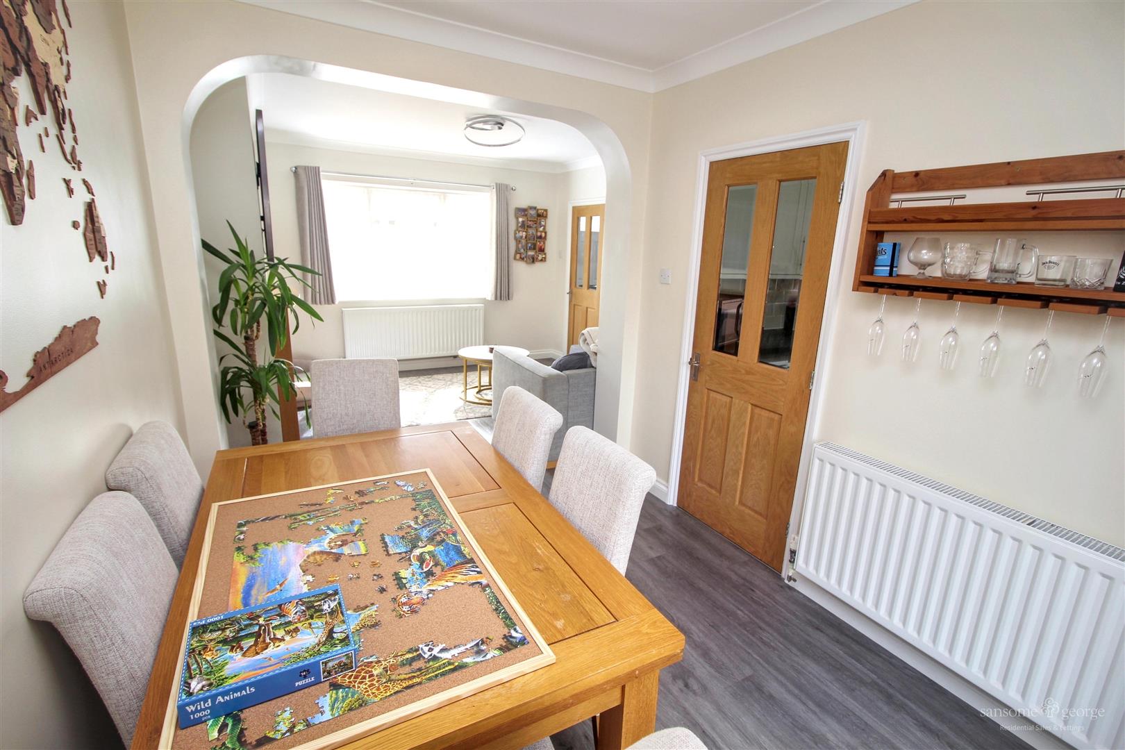 Portland Gardens, Tilehurst, Reading